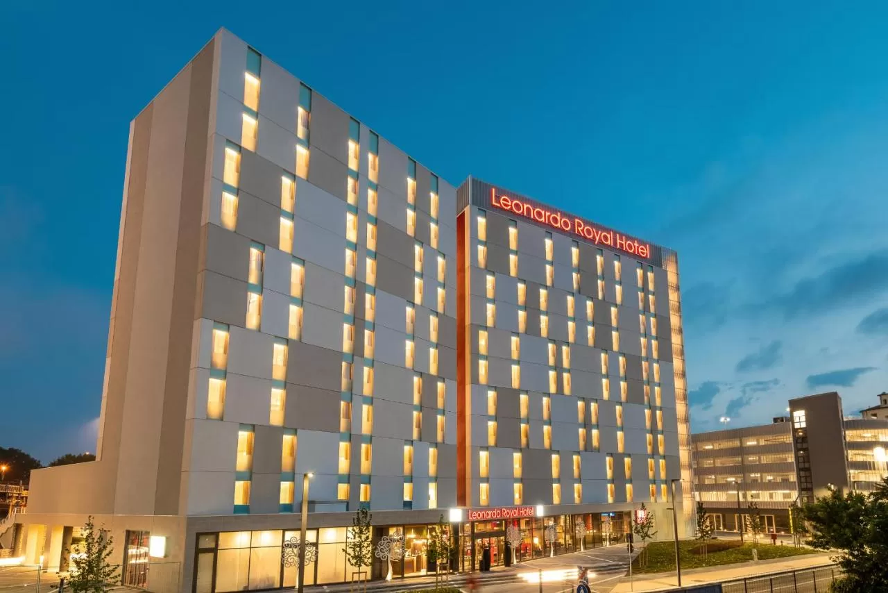 Fachada del Hotel Leonardo Royal Hotel